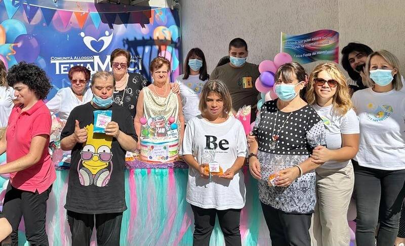Associazionismo e inclusione: "Gocce nel Deserto" celebra la Festa dai Nonni nelle comunità per anziani  - gocce nel deserto