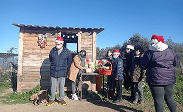 Visita al canile "Facciamo Branco" con donazione di copertine per cani homemade