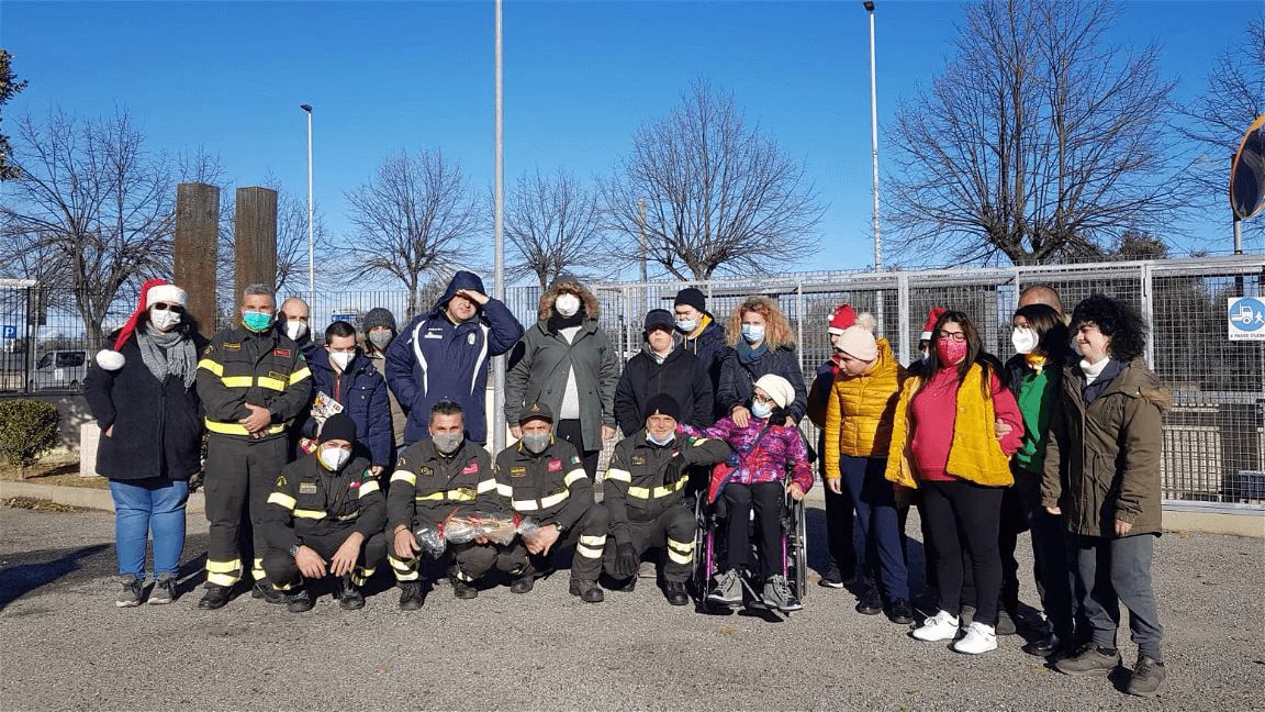 Dalla parte della solidarietà: il cuore grande dei Vigili del Fuoco  - gocce nel deserto